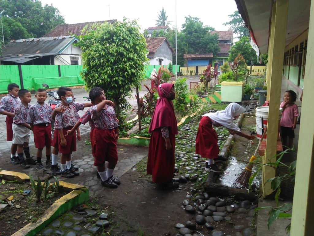 Tempat Cuci Tangan SIswa